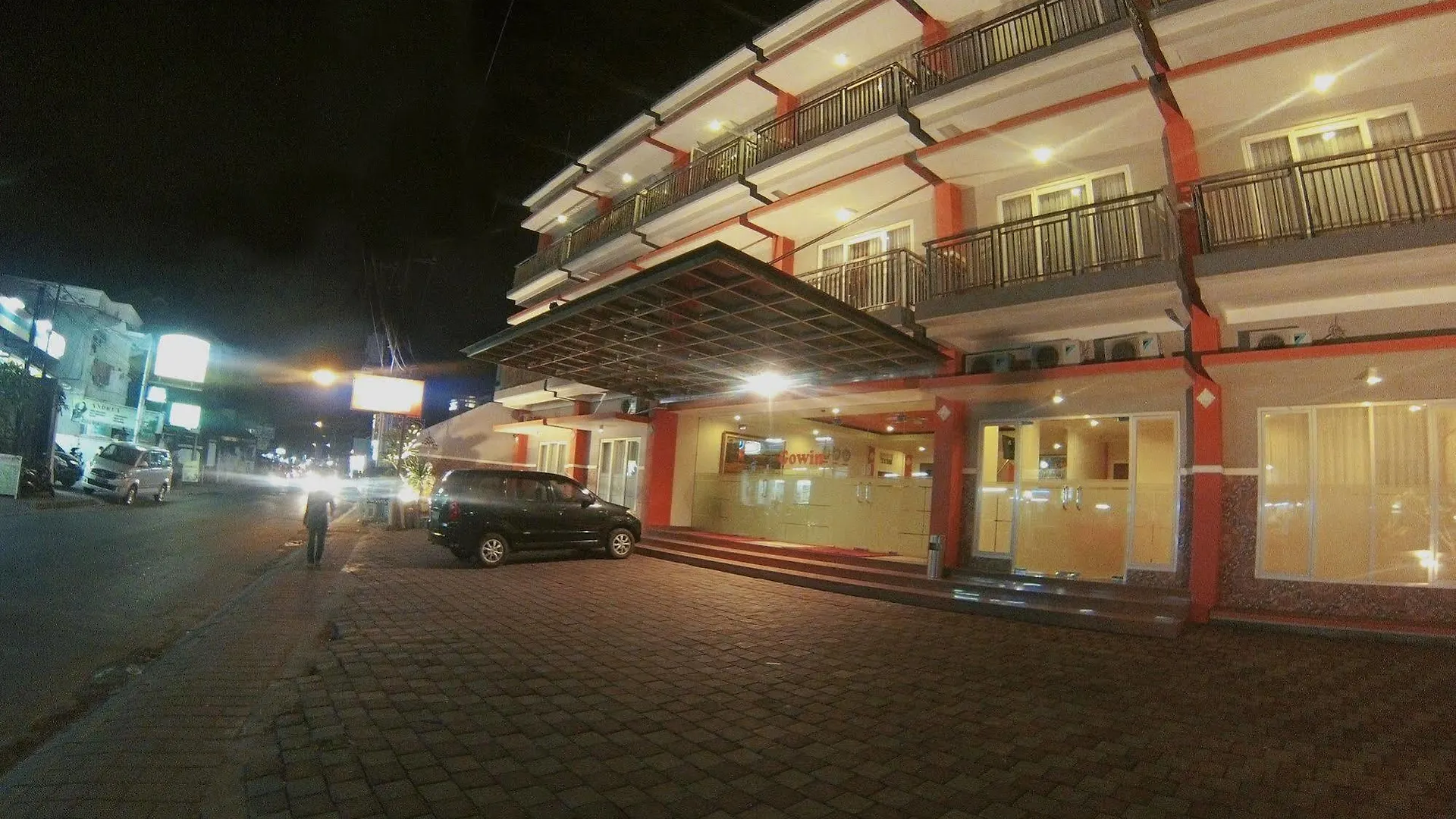 Oyo 90473 Gowin Hotel Kuta  2*, Kuta (Bali)